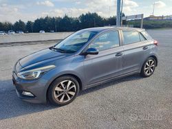 Grigio Usata 2016 Hyundai i20 Tre volumi | 8000 €