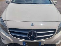 Bianco Usata 2015 Mercedes 180 Tre volumi | 13.500 € (Buon prezzo)