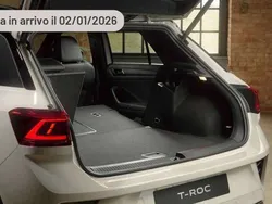 Argento Nuova 2024 VW T-Roc R-line Plus SUV | 33.100 € (Cara)