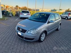 Grigio Usata 2007 VW Polo Trendline Tre volumi | 3500 € (Buon prezzo)