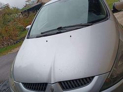 Usata 2005 Mitsubishi Grandis Intense Monovolume | 1990 €