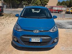 Blu Usata 2015 Hyundai i10 Basis Due volumi | 2300 € (Ottimo prezzo)