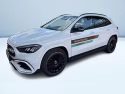 Bianco pastello Nuova 2025 Mercedes GLA200 AMG Line Premium SUV | 49.400 € (Buon prezzo)