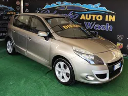 Oro Usata 2011 Renault Scénic III Luxe Monovolume | 4699 € (Buon prezzo)