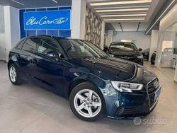 Blu/azzurro(met.) Usata 2019 Audi A3 Admired Tre volumi | 18.500 € (Buon prezzo)