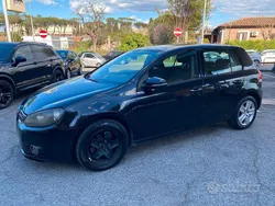 Nero Usata 2010 VW Golf VI Comfortline Tre volumi | 2800 € (Super prezzo)