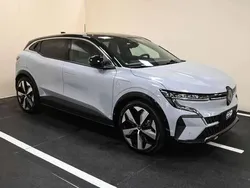 Grigio g Usata 2023 Renault Mégane Techno SUV | 27.000 € (Ottimo prezzo)