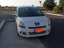 Usata 2011 Peugeot 5008 Monovolume | 3200 € (Molto cara)