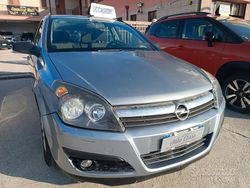 Grigio Usata 2006 Opel Astra Cosmo Tre volumi | 1450 € (Buon prezzo)