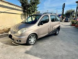 Grigio Usata 2003 Toyota Yaris Station wagon | 2000 € (Ottimo prezzo)