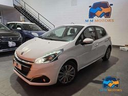 Bianco Usata 2016 Peugeot 208 Active Due volumi | 6990 € (Buon prezzo)