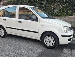 Bianco Usata 2011 Fiat Panda Tre volumi | 4700 € (Buon prezzo)