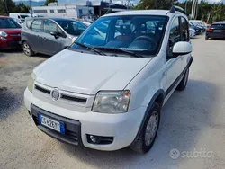Bianco Usata 2011 Fiat Panda 4x4 Climbing Due volumi | 5990 € (Buon prezzo)