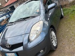 Grigio Usata 2009 Toyota Yaris Due volumi | 4000 € (Buon prezzo)