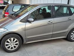 Grigio Usata 2005 Mercedes A150 Elegance Tre volumi | 2800 € (Buon prezzo)