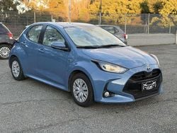 Blu/azzurro Usata 2021 Toyota Yaris Hybrid Active Tre volumi | 12.699 € (Ottimo prezzo)