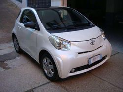 Bianco Usata 2012 Toyota iQ Active Due volumi | 8900 € (Ottimo prezzo)