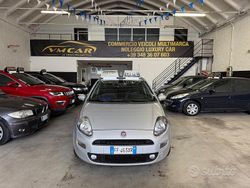 Grigio Usata 2016 Fiat Punto Lounge Tre volumi | 3999 € (Ottimo prezzo)