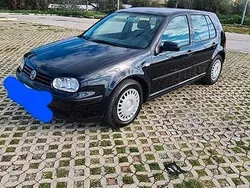 Nero Usata 2000 VW Golf IV Comfortline Tre volumi | 4000 € (Molto cara)