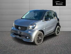 Bodypanels in titania grey mat Usata 2019 Smart ForTwo Coupé Superpassion Coupé | 14.500 € (Buon prezzo)
