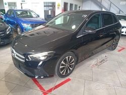 Nero Usata 2021 Mercedes B180 Business Monovolume | 20.490 € (Ottimo prezzo)