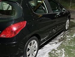 Nero Usata 2009 Peugeot 308 Tre volumi | 3000 € (Buon prezzo)