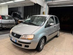 Grigio Usata 2004 Fiat Idea Monovolume | 2000 € (Buon prezzo)