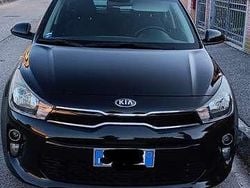 Nero Usata 2018 Kia Rio Tre volumi | 9900 € (Buon prezzo)