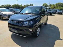 Nero metallizzato Usata 2023 Mahindra KUV100 Due volumi | 10.900 € (Buon prezzo)