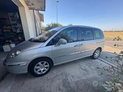 Grigio Usata 2010 Peugeot 807 Monovolume | 3800 € (Buon prezzo)