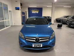 Blu Usata 2013 Mercedes A180 Tre volumi | 12.490 € (Buon prezzo)