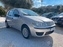 Grigio Usata 2011 Fiat Punto Tre volumi | 2980 € (Super prezzo)