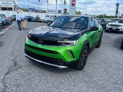 Verde/tetto nero Usata 2023 Opel Mokka-e Ultimate SUV | 22.990 € (Buon prezzo)