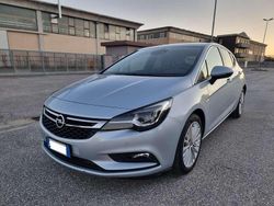Usata 2016 Opel Astra Business Tre volumi | 9900 € (Buon prezzo)