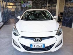 Bianco Usata 2014 Hyundai i30 Comfort Tre volumi | 8499 € (Buon prezzo)