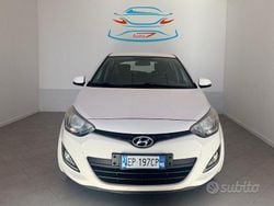 Bianco Usata 2013 Hyundai i20 Edition Tre volumi | 4690 € (Buon prezzo)
