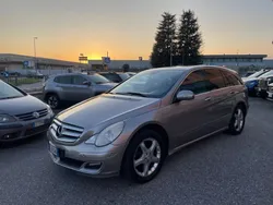 Gray Usata 2007 Mercedes R320 Monovolume | 5000 € (Ottimo prezzo)