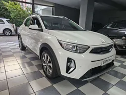 Bianco Usata 2022 Kia Stonic Style SUV | 13.900 € (Buon prezzo)