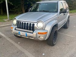 Usata 2003 Jeep Cherokee SUV | 4500 € (Cara)