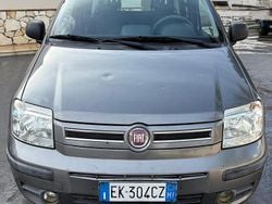 Grigio Usata 2011 Fiat Panda Emotion Tre volumi | 4250 € (Buon prezzo)