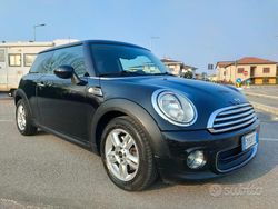 Nero Usata 2012 Mini ONE Due volumi | 9800 € (Molto cara)
