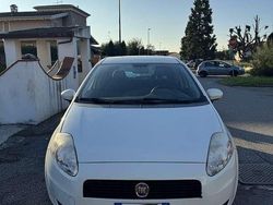 Bianco Usata 2013 Fiat Punto Tre volumi | 3000 € (Ottimo prezzo)