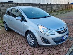 Grigio Usata 2011 Opel Corsa Tre volumi | 1800 € (Super prezzo)