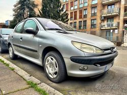 Argento Usata 2002 Peugeot 206 Tre volumi | 1300 € (Ottimo prezzo)