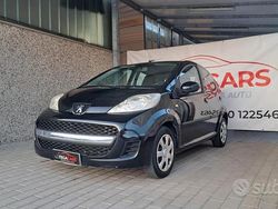 Nero Usata 2010 Peugeot 107 Active Due volumi | 3599 € (Buon prezzo)