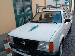Bianco Usata 1981 Opel Kadett S Tre volumi | 800 €