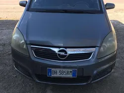 Grigio Usata 2007 Opel Zafira Enjoy Monovolume | 2000 € (Buon prezzo)