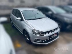 Grigio Usata 2015 VW Polo Comfortline Tre volumi | 7500 € (Buon prezzo)
