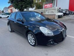 Rosso Usata 2012 Alfa Romeo Giulietta Exclusive Tre volumi | 7500 € (Buon prezzo)