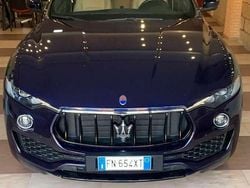Blu/azzurro Usata 2018 Maserati Levante SUV | 32.999 € (Ottimo prezzo)